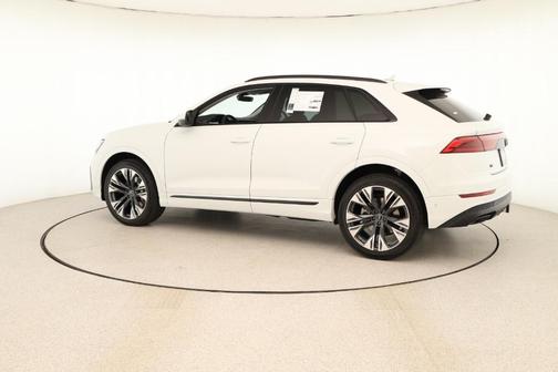 2025 Audi Q8 55 Premium