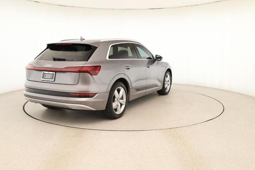 2019 Audi e-tron Premium Plus