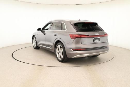 2019 Audi e-tron Premium Plus