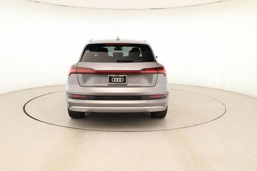 2019 Audi e-tron Premium Plus