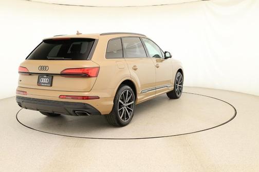 2025 Audi Q7 45 Premium Plus