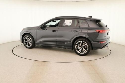 G5G5 2027 Audi Q6 e-tron Premium