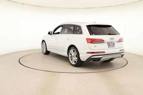 2025 Audi Q7 55 Premium Plus