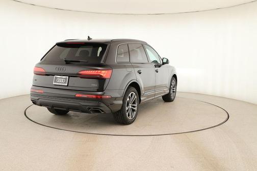 Mythos Black Metallic 2026 Audi Q7 45 Premium