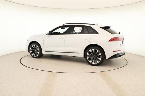 2025 Audi Q8 55 Premium