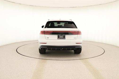 2025 Audi Q8 55 Premium