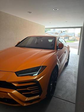 2022 Lamborghini Urus 