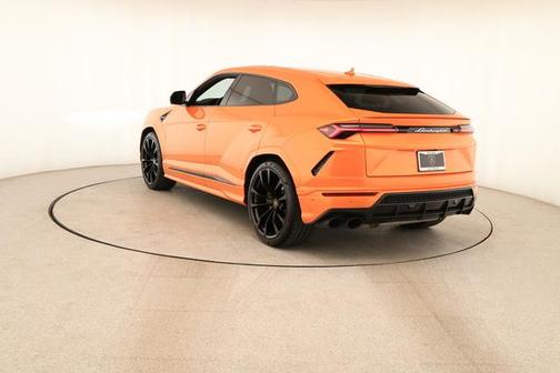 2022 Lamborghini Urus Base
