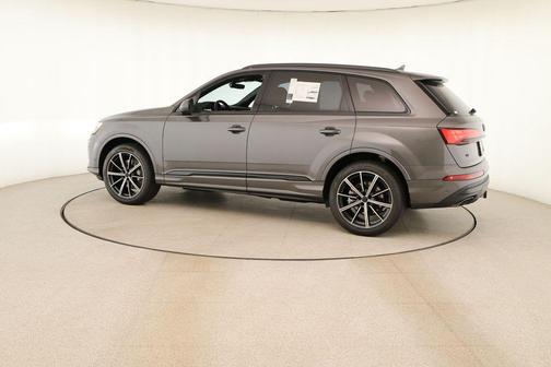 2026 Audi Q7 45 Premium Plus