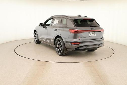 Daytona Gray Pearl 2027 Audi SQ6 e-tron Premium Plus