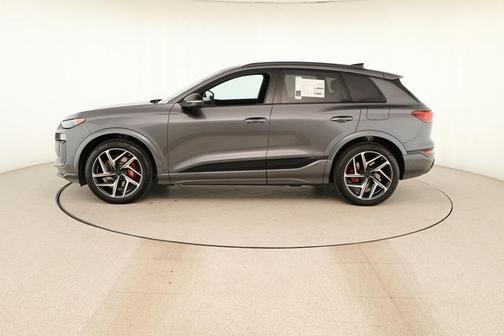 Daytona Gray Pearl 2027 Audi SQ6 e-tron Premium Plus