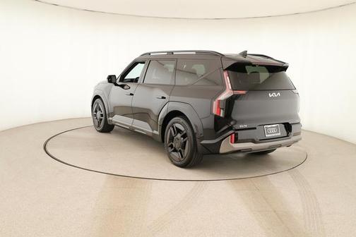 Aurora Black Pearl 2024 Kia EV9 GT-Line