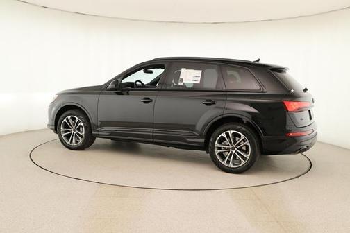 2026 Audi Q7 45 Premium Plus