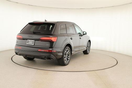 2026 Audi Q7 45 Premium Plus