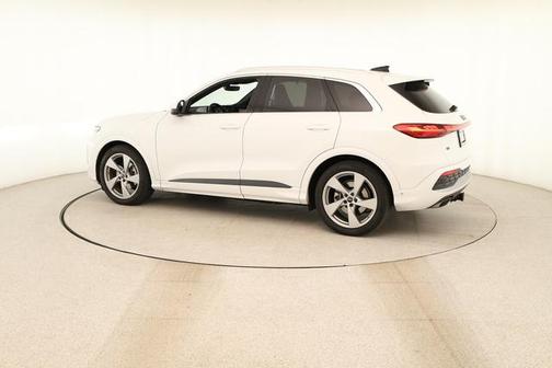 Arkona White 2025 Audi Q5 2.0T quattro Premium