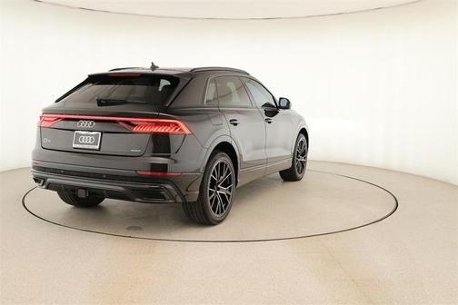 2023 Audi Q8 55 Premium Plus