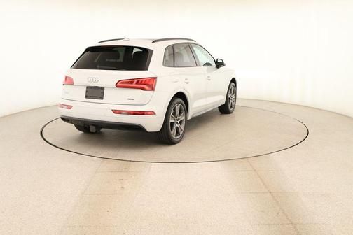 Glacier White Metallic 2019 Audi Q5 2.0T Premium Plus