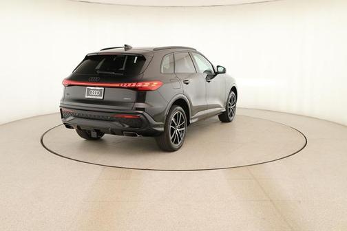 Mythos Black Metallic 2026 Audi Q5 PLUS
