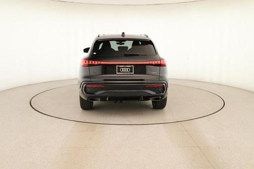 Mythos Black Metallic 2026 Audi Q5 PLUS