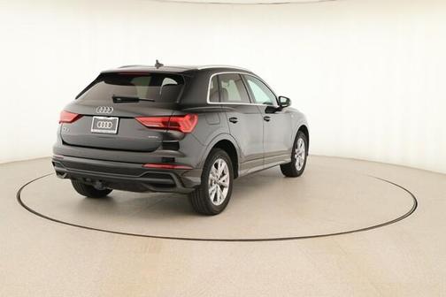 2022 Audi Q3 45 S line Premium