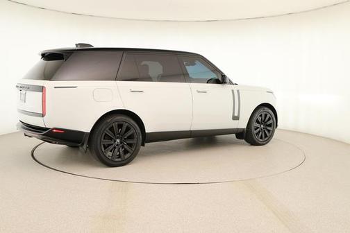 2025 Land Rover Range Rover P530 SE 7 Seat