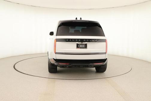 2025 Land Rover Range Rover P530 SE 7 Seat