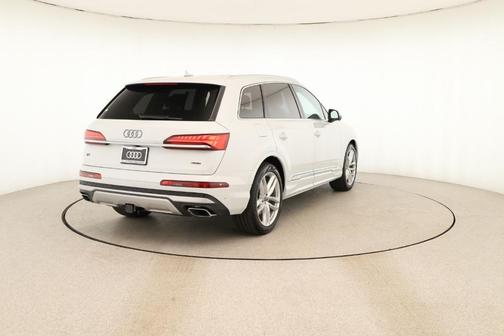 2025 Audi Q7 55 Premium Plus