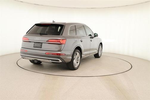 2023 Audi Q7 45 Premium