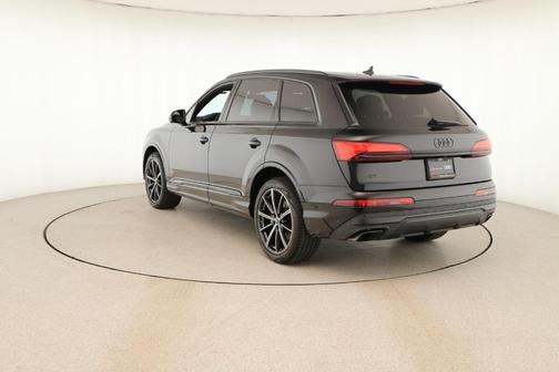 2025 Audi Q7 45 Premium Plus