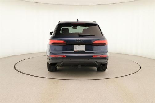 2025 Audi Q7 45 Premium Plus