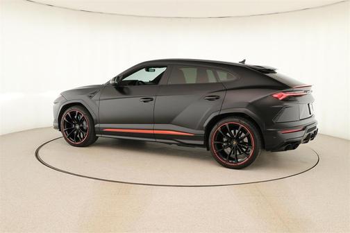 2022 Lamborghini Urus Graphite Capsule
