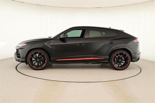 2022 Lamborghini Urus Graphite Capsule