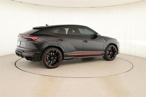 2022 Lamborghini Urus Graphite Capsule