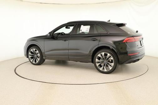 2025 Audi Q8 55 Premium