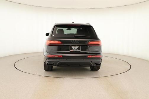 2026 Audi Q7 45 Premium