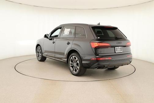 2026 Audi Q7 45 Premium