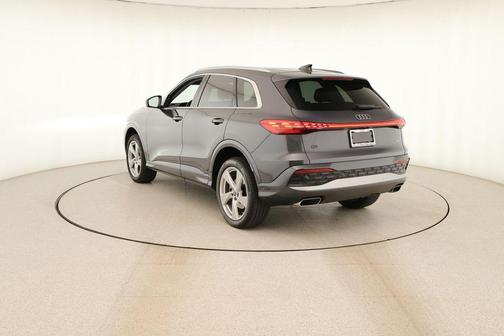 Tambora Gray Metallic 2025 Audi Q5 2.0T quattro Premium