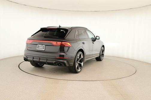 Mythos Black Metallic 2026 Audi RS Q8 4.0T quattro
