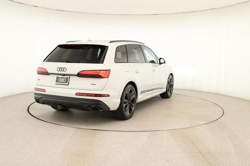 2026 Audi Q7 55 Premium Plus