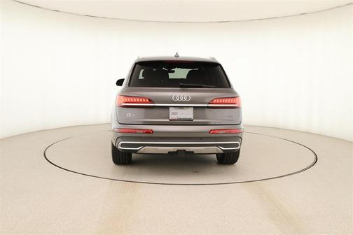 2023 Audi Q7 55 Premium Plus