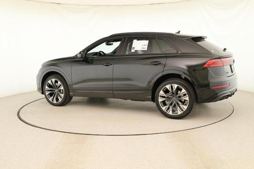 2025 Audi Q8 55 Premium
