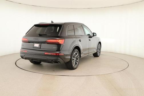 2026 Audi Q7 45 Premium