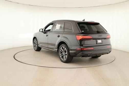 2026 Audi Q7 45 Premium