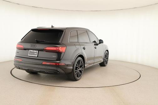 2022 Audi Q7 55 Prestige