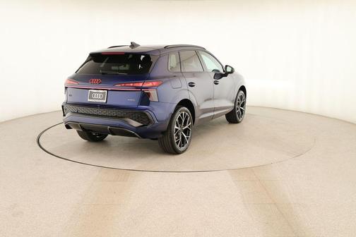 Navarra Blue Metallic 2026 Audi Q3 S line