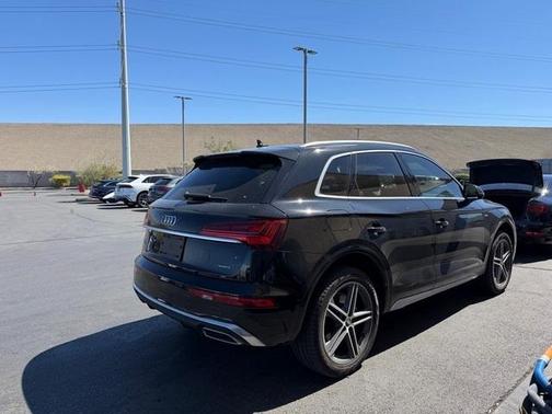2023 Audi Q5 e 55 S line quattro Premium