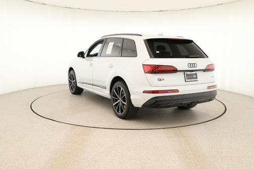 2023 Audi Q7 55 Premium Plus