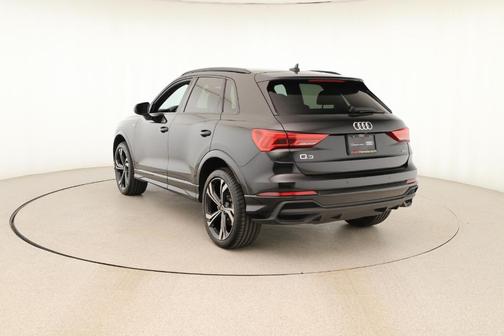 2024 Audi Q3 45 S line Premium