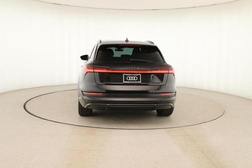 2023 Audi e-tron S Prestige