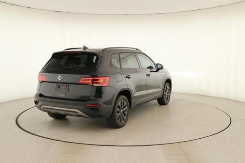 Deep Black Pearl Effect 2024 Volkswagen Taos 1.5T S